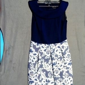 7S6.  Kate & Lily dress (womens)